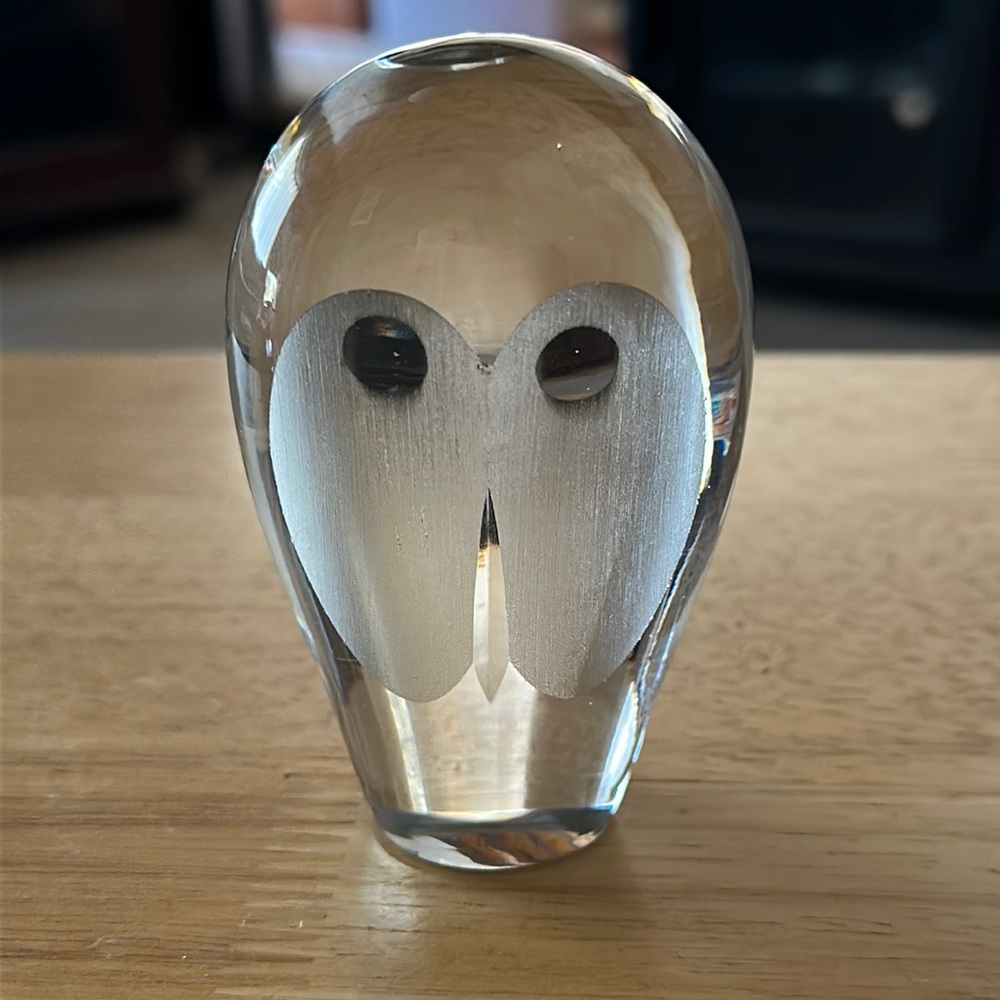 Royal Krona of Sweden Crystal Owl Signed Paperweight